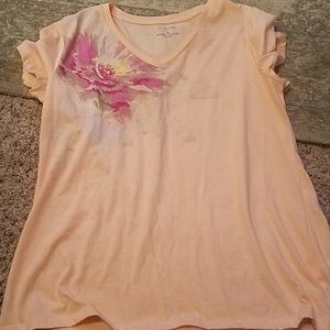 Light pink t shirt with fl8ral design, large